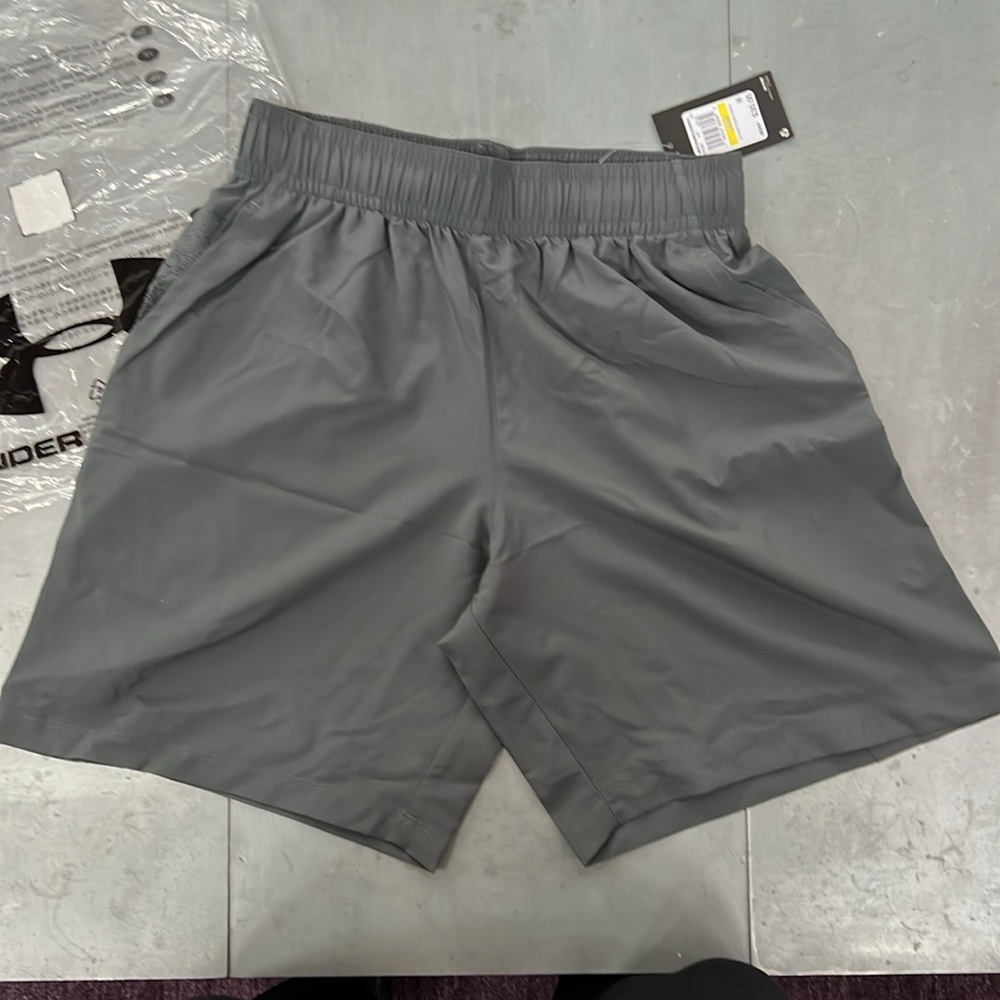 NWT Under Armour pitch gray/black woven graphic short, men’s M - Picture 4 of 8